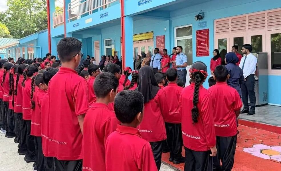 އިންޓަނޭޝަނަލް ރޯޑް ސޭފްޓީ ޑޭ ފާހަގަކުރުމަށް ސުކޫލު ދަރިވަރުންނަށް މައުލޫމާތު ދިނުމުގެ ހަރަކާތެއް ކުރިއަށް ގެންގޮސްފި