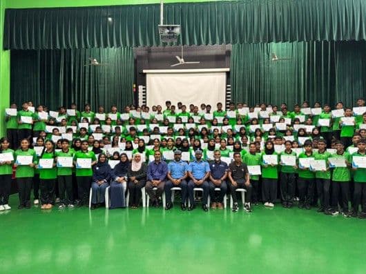 އިންސްޕަޔަރިންގ ޔަންގް ލީޑާރސް ޕްރޮގްރާމު ކަލާފާނު ސުކޫލު ދަރިވަރުންނަށް ކުރިއަށް ގެންގޮސްފި