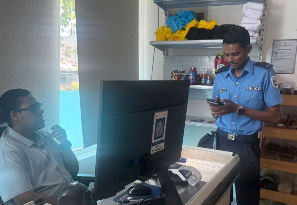 އައްޑޫ ސިޓީ ބައެއް ފިހާރަތަކަށް ޒިޔާރަތްކޮށް ހޭލުންތެރިކުރުވުމުގެ ޕްރޮގްރާމެއް ހިންގައިފި