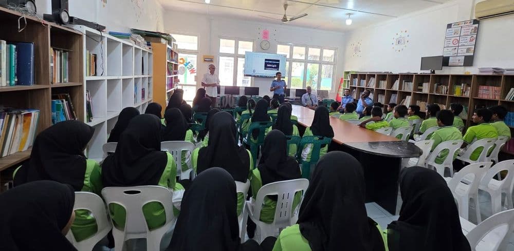 އަނގޮޅިތީމު ސުކޫލު ދަރިވަރުންނަށް މައުލޫމާތު ދިނުމުގެ ސެޝަނެއް ކުރިއަށް ގެންގޮސްފި