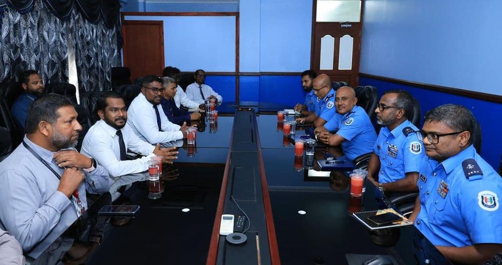 ޑެޕިއުޓީ ކޮމިޝަނަރ އޮފް ޕޮލިސް، ހދ. އަތޮޅު ކައުންސިލާ ބައްދަލުކުރައްވައިފި