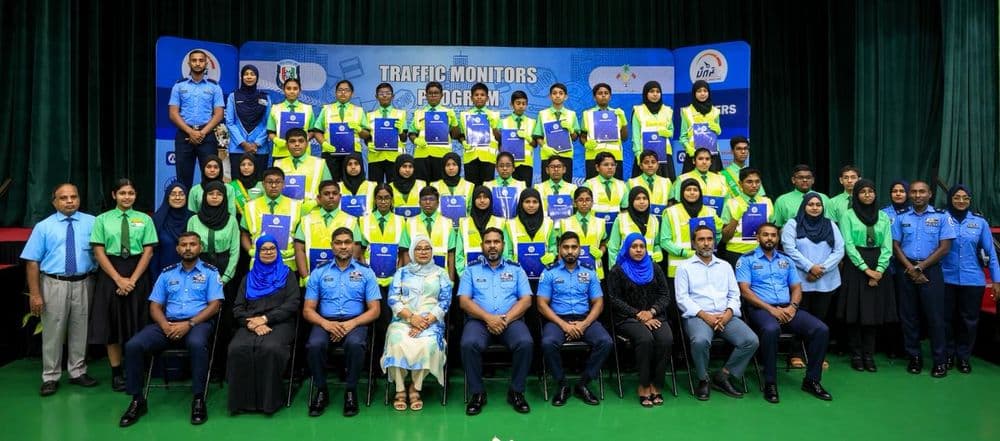 ކަލާފާނު ސުކޫލު ދަރިވަރުންނަށް ކުރިއަށް ގެންދިޔަ ޓްރެފިކް މޮނީޓާސް ޕްރޮގްރާމް ނިންމުމުގެ ރަސްމިއްޔާތު ބާއްވައިފި