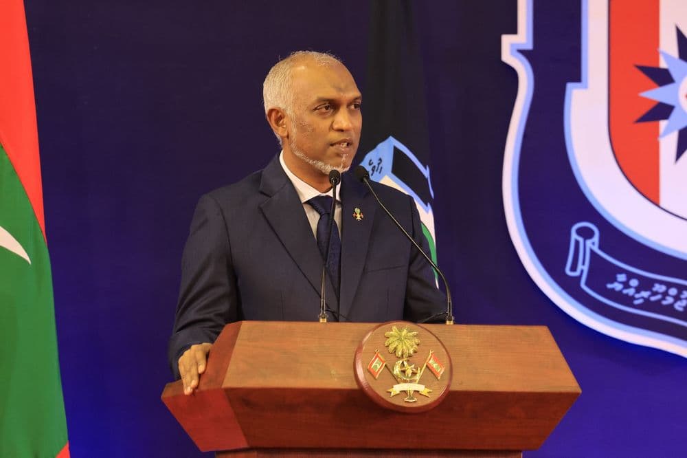 ކޮންމެ ދުވަހަކު ގައުމުގެ އަމަން އަމާންކަން ރައްކާތެރިކުރުމަށް މުޖުތަމައުގައި ތަންފީޒީ އިދާރާއެއްގެގޮތުން ފުލުހުންގެ ފަރާތުން ދެއްވާ ހިދުމަތަކީ ގައުމީ ވަރުގަދަ ހިދުމަތެއް: ރައީސުލްޖުމްހޫރިއްޔާ ޑރ. މުޙައްމަދު މުޢިއްޒު