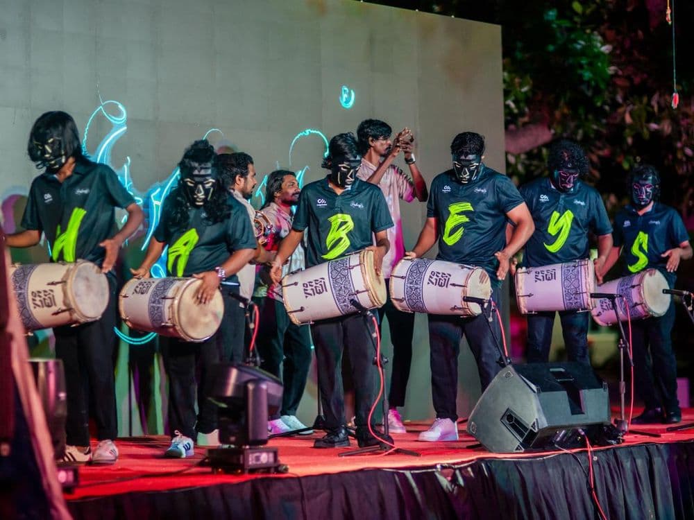 ފުލުހުންގެ ޚިދުމަތުގެ ދުވަސް ފާހަގަކުރުމަށް ބާއްވާ "ބްލޫސް ފެމެލީ ނައިޓް" ގައި ބައިވެރިވުމުގެ ފުރުސަތު ވަނީ އާންމުންނަށް ހުޅުވާލާފައި