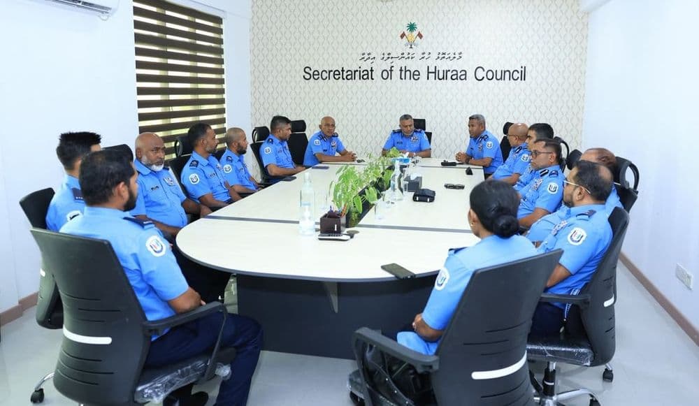 ކޮމިޝަނަރ އޮފް ޕޮލިސް ކ. އަތޮޅު ތިން ރަށެއްގައި މަސައްކަތްކުރާ ފުލުހުންނާ ބައްދަލުކުރައްވައިފި