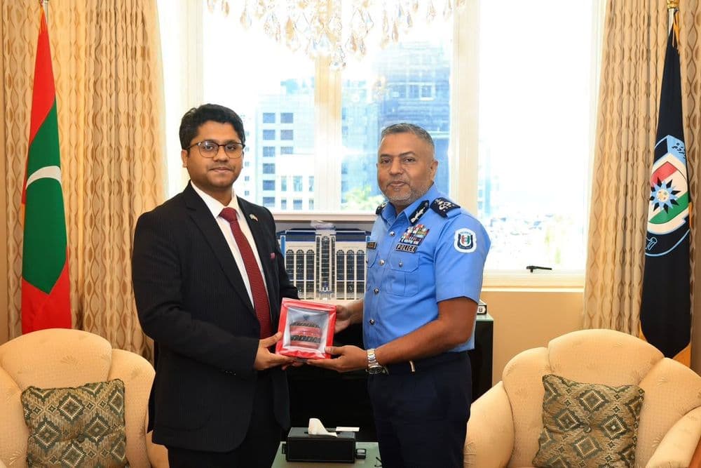 ބަންގްލަދޭޝްއިން ރާއްޖެއަށް ކަނޑައަޅުއްވާފައި ހުންނަވާ ހައިކޮމިޝަނަރ، ކޮމިޝަނަރ އޮފް ޕޮލިސްގެ އަރިހަށް އިހުތިރާމުގެ ޒިޔާރަތެއް ކުރައްވައިފި