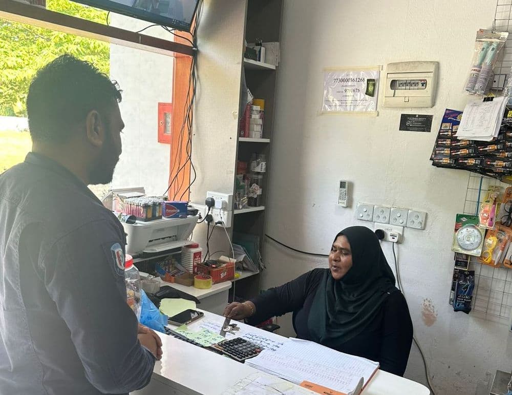 ކަނޑުހުޅުދޫ ފިހާރަތަކަށް ޒިޔާރަތްކޮށް މައުލޫމާތު ދިނުމުގެ ހަރަކާތެއް ކުރިއަށް ގެންގޮސްފި