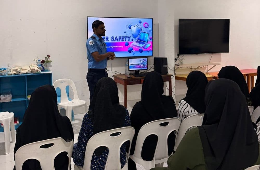 ނ. މަގޫދޫ ސުކޫލު ބެލެނިވެރިންނަށް ސައިބަރ އެވެއާނެސް ސެޝަނެއް ކުރިއަށް ގެންގޮސްފި