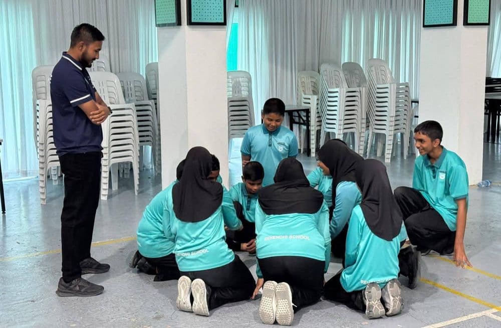 ރެހެންދި ސުކޫލު ދަރިވަރުންނަށް “އައިކޮނިކް ލީޑަރސް” ތަމްރީނު ޕްރޮގްރާމް ކުރިއަށް ގެންގޮސްފި