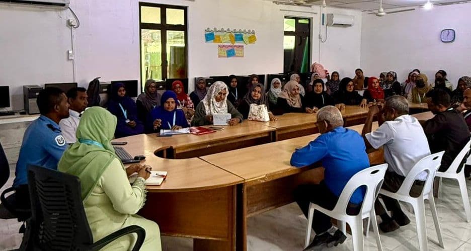 ތ. އަތޮޅު މަދަރުސާގެ މުވައްޒަފުން އެއްގަމު ދަތުރުފަތުރުގެ ގާނޫނަށް އަހުލުވެރިކުރުވުމަށް މައުލޫމާތުދީފި